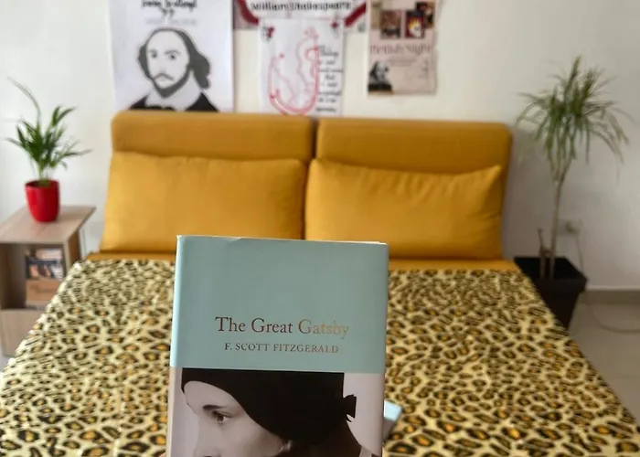 Amor_bookstore Bed & Breakfast